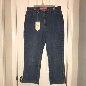 NWT Comfort Denim Blue Jean Capris Size 13/14